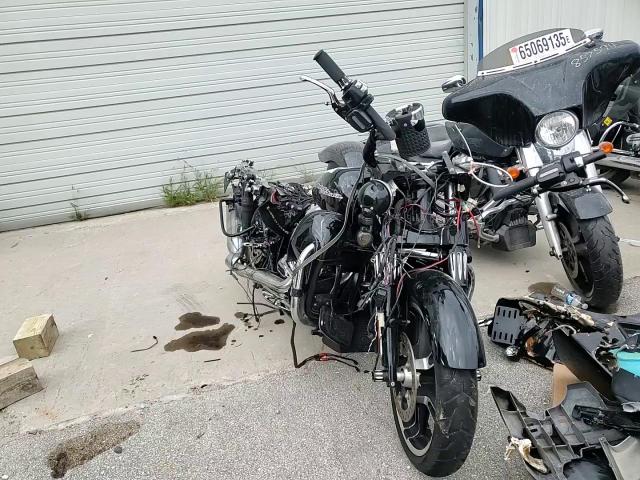 2017 Harley-Davidson Flhx Street Glide VIN: 1HD1KBC1XHB674511 Lot: 66723275