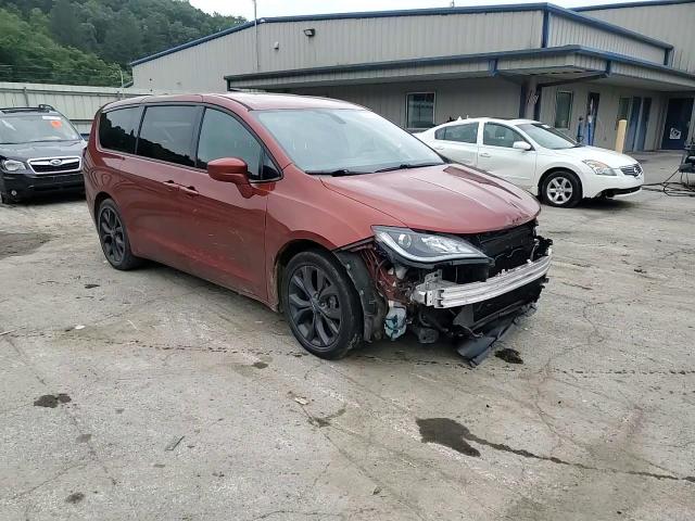2018 Chrysler Pacifica Touring Plus VIN: 2C4RC1FG9JR339579 Lot: 64017545