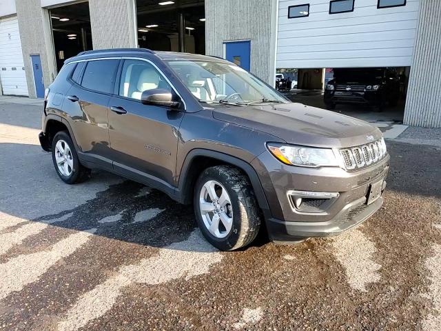 2018 Jeep Compass Latitude VIN: 3C4NJDBBXJT413086 Lot: 62756545