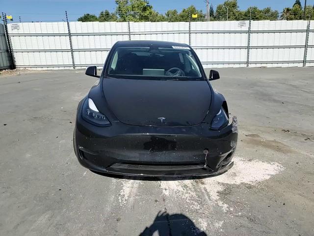 2024 Tesla Model Y VIN: 7SAYGDEF0RF093607 Lot: 65121675