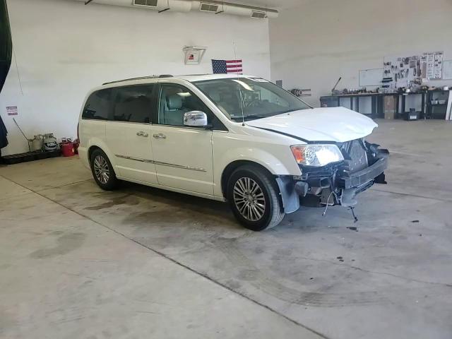 2013 Chrysler Town & Country Limited VIN: 2C4RC1GGXDR776994 Lot: 65248265