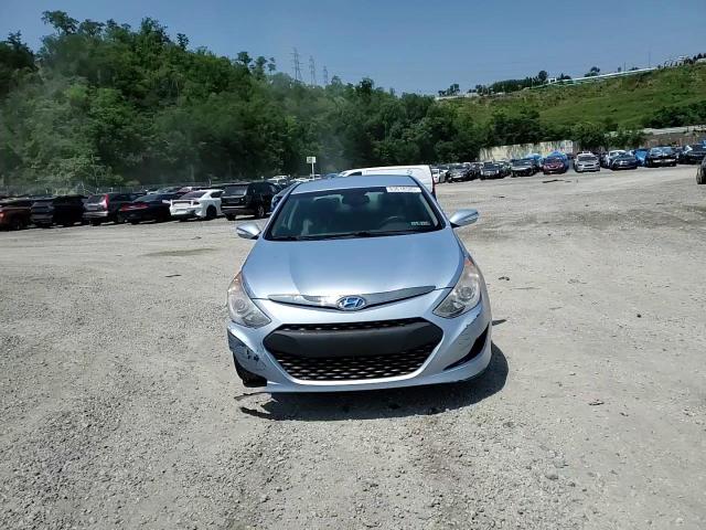 2013 Hyundai Sonata Hybrid VIN: KMHEC4A47DA084268 Lot: 63618505