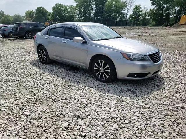 2014 Chrysler 200 Touring VIN: 1C3CCBBG2EN186634 Lot: 65905205