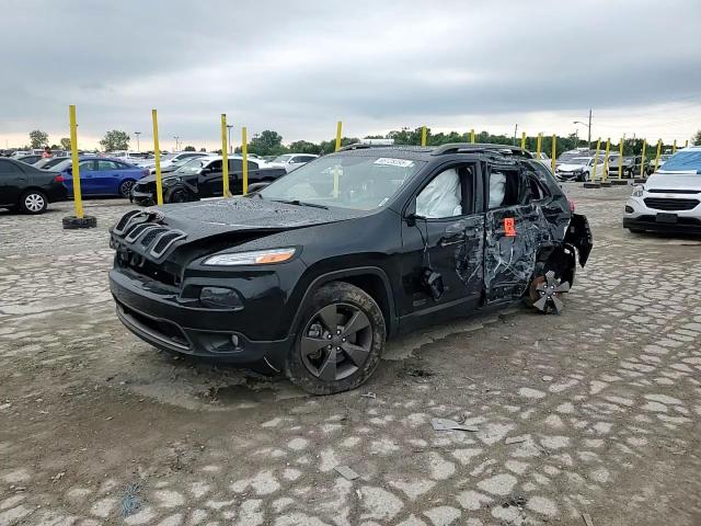 2016 Jeep Cherokee Latitude VIN: 1C4PJMCS7GW285772 Lot: 65728395
