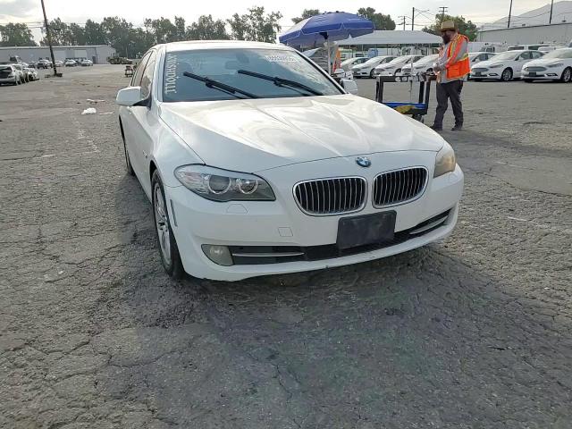2011 BMW 528 I VIN: WBAFR1C50BC746699 Lot: 65530955