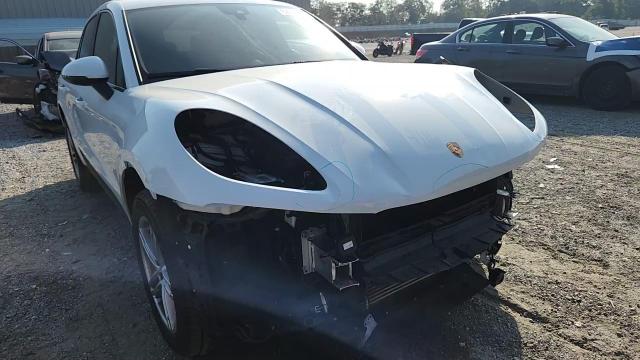2017 Porsche Macan VIN: WP1AA2A51HLB81156 Lot: 62907965