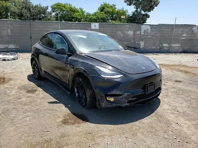 2022 Tesla Model Y VIN: 7SAYGDEE0NF350332 Lot: 64383425