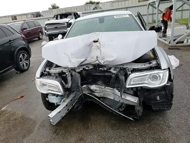 2019 Chrysler 300 S VIN: 2C3CCABT6KH689837 Lot: 65058975