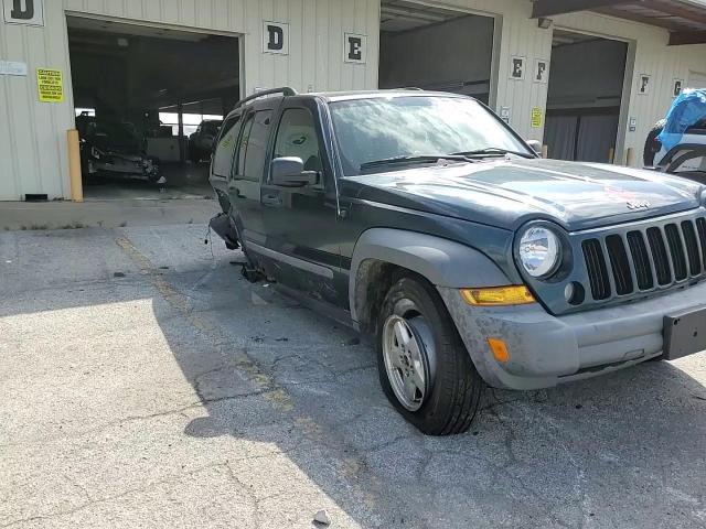 2005 Jeep Liberty Sport VIN: 1J4GL48K95W717157 Lot: 65374295