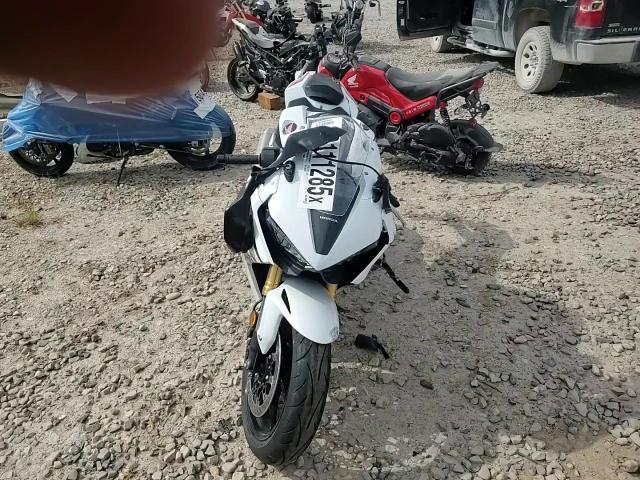 2025 Honda Cbr1000 Rr VIN: JH2SC7717SK800476 Lot: 63111285