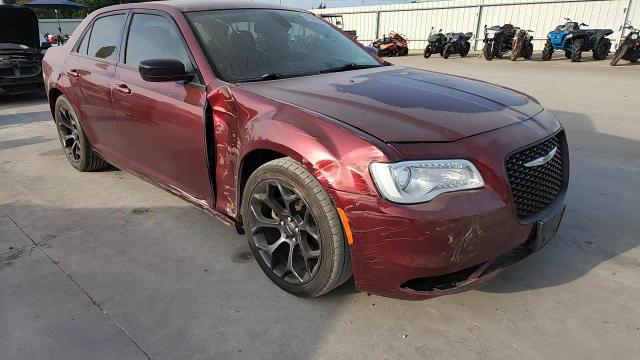 2019 Chrysler 300 Touring VIN: 2C3CCAAG6KH610221 Lot: 65342395