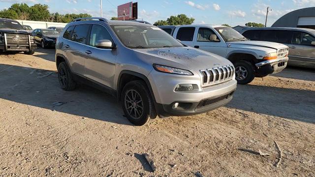 2016 Jeep Cherokee Latitude VIN: 1C4PJMCS3GW197818 Lot: 63289575