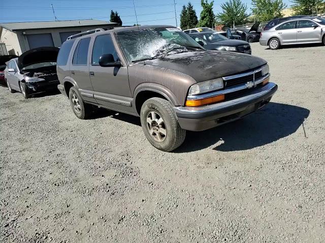 1998 Chevrolet Blazer VIN: 1GNDT13W4W2133251 Lot: 64845125