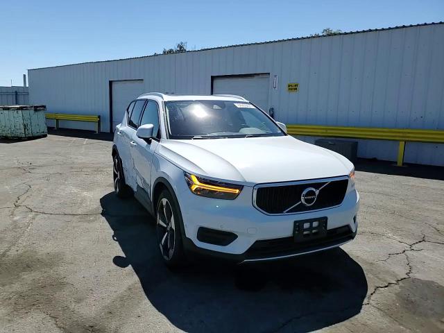 2019 Volvo Xc40 T4 Momentum VIN: YV4AC2HK2K2068799 Lot: 64265405