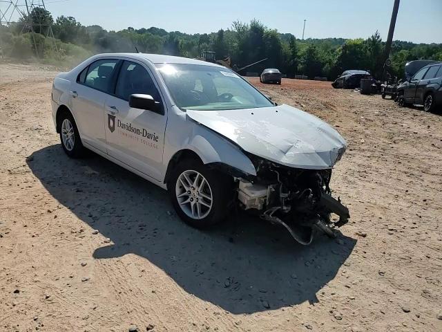 2012 Ford Fusion S VIN: 3FAHP0GA3CR271058 Lot: 65936075