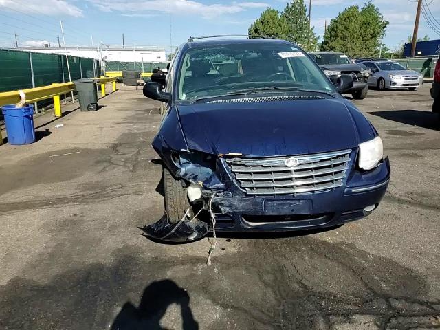 2005 Chrysler Town & Country Touring VIN: 2C4GP54L15R209174 Lot: 63710125