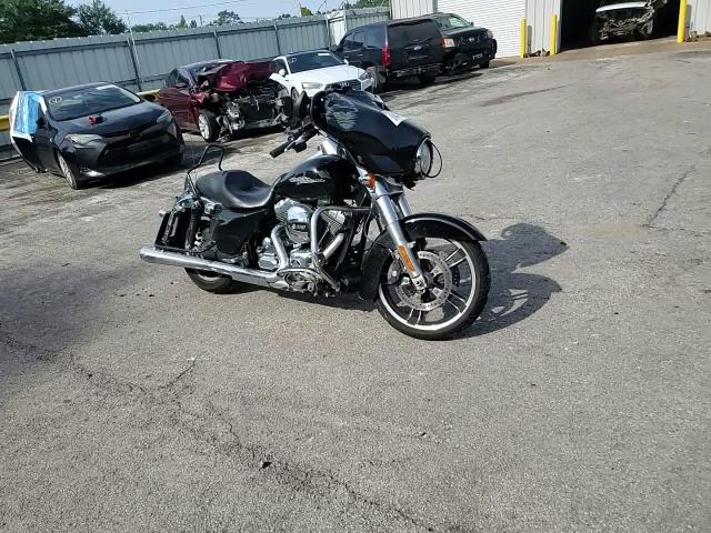 2016 Harley-Davidson Flhx Street Glide VIN: 1HD1KBM19GB688073 Lot: 63485775