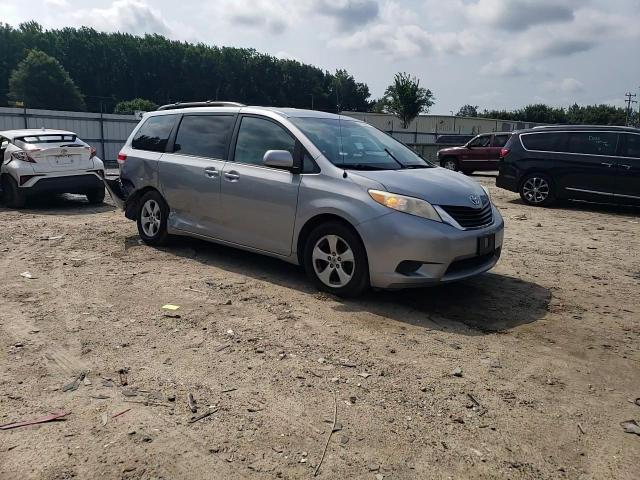 2013 Toyota Sienna Le VIN: 5TDKK3DC0DS387404 Lot: 63754875