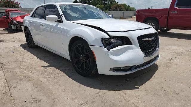 2019 Chrysler 300 S VIN: 2C3CCABGXKH625951 Lot: 64305315