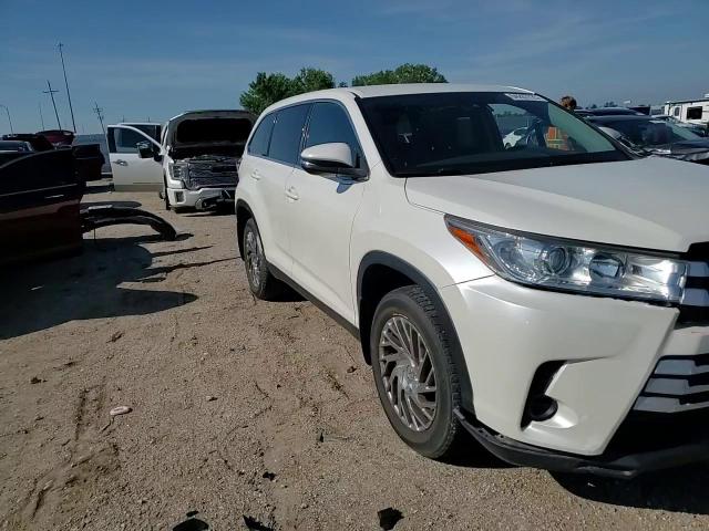 2019 Toyota Highlander Le VIN: 5TDBZRFH0KS938239 Lot: 64267725