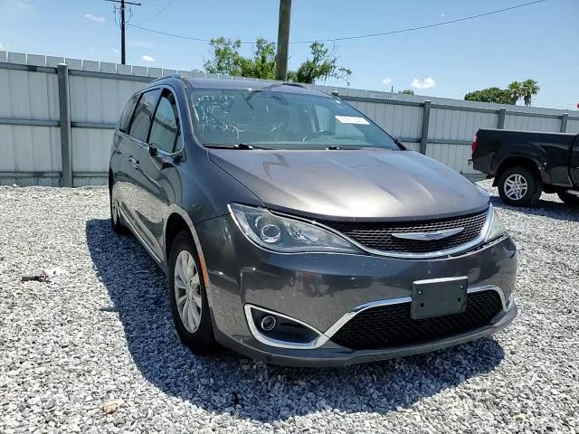 2019 Chrysler Pacifica Touring L VIN: 2C4RC1BG3KR668334 Lot: 63610545