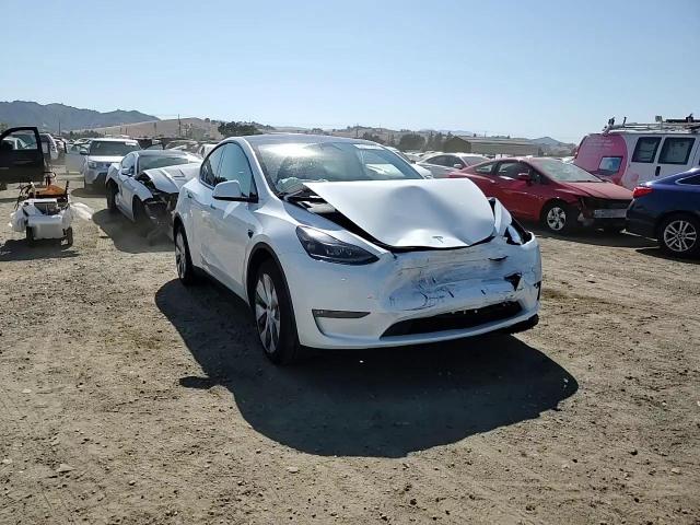 2024 Tesla Model Y VIN: 7SAYGDEE2RF058834 Lot: 63117935
