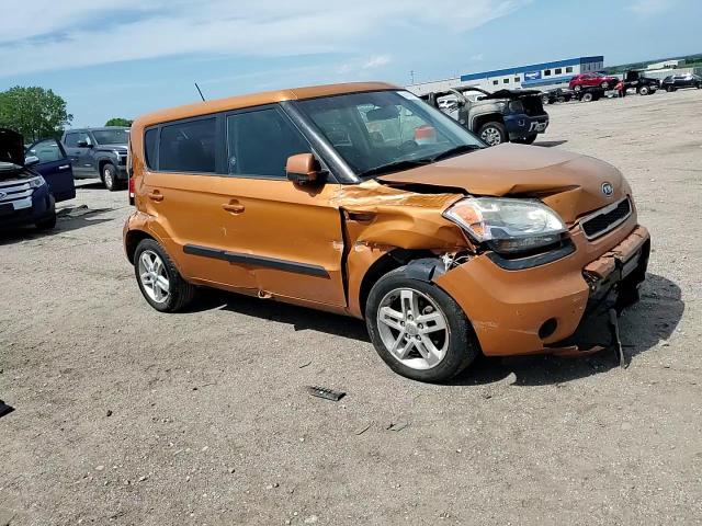 2011 Kia Soul + VIN: KNDJT2A21B7271697 Lot: 64107915
