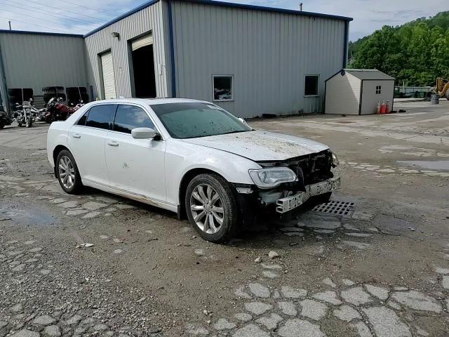 2017 Chrysler 300 Limited VIN: 2C3CCARG5HH648150 Lot: 64085675