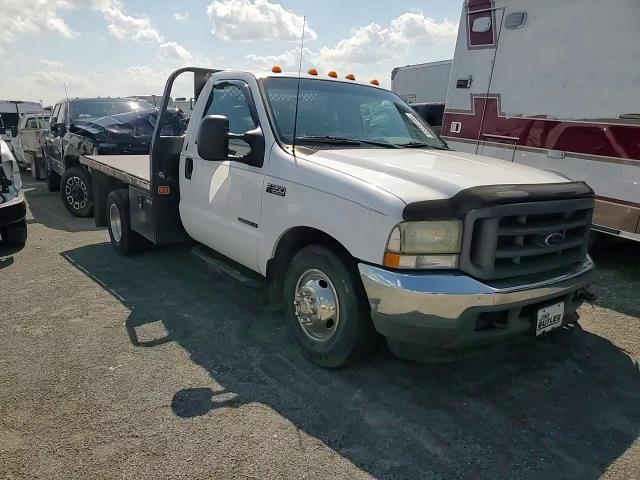 2002 Ford F350 Super Duty VIN: 1FDWF36F02EB44736 Lot: 63330105