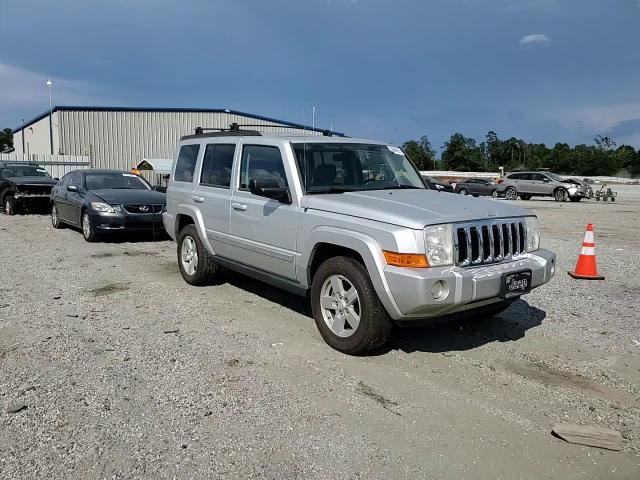 2008 Jeep Commander Sport VIN: 1J8HH48K08C197554 Lot: 66946815