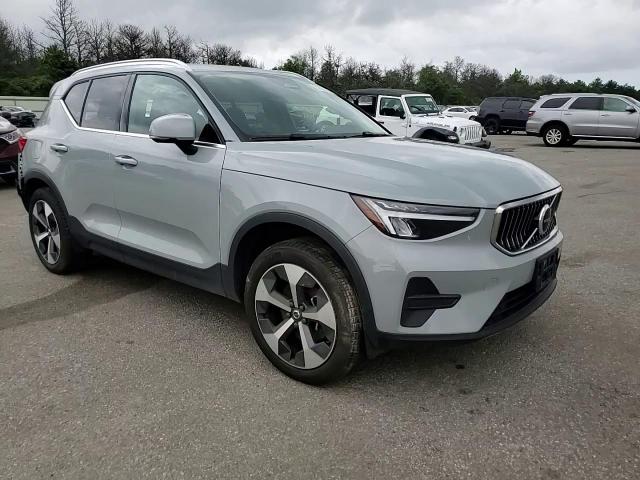 2025 Volvo Xc40 Core VIN: YV4L12UJ6S2472054 Lot: 63323175