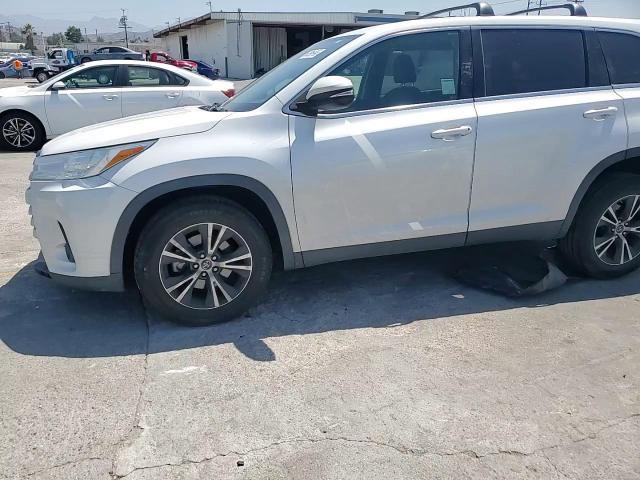 2019 Toyota Highlander Le VIN: 5TDZZRFHXKS320344 Lot: 64585195