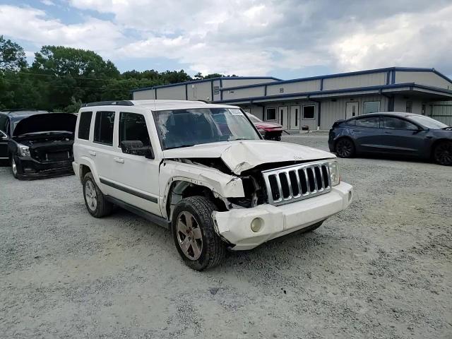 2008 Jeep Commander Sport VIN: 1J8HG48N58C124970 Lot: 66025345