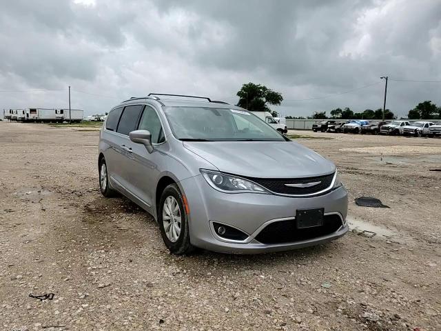 2018 Chrysler Pacifica Touring L VIN: 2C4RC1BGXJR316365 Lot: 63769645