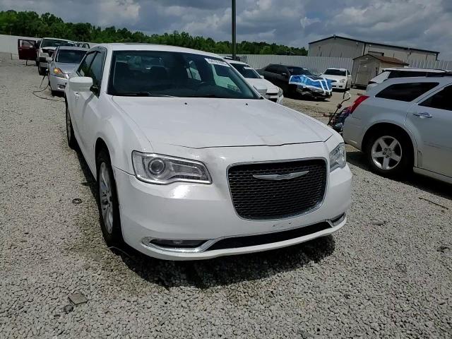 2017 Chrysler 300 Limited VIN: 2C3CCARG9HH507128 Lot: 64781695