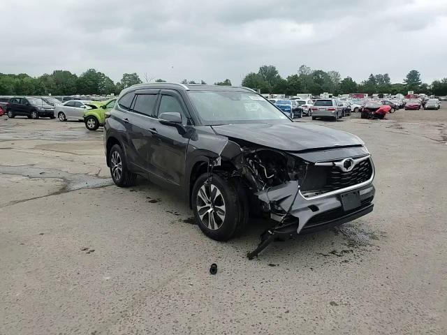 2022 Toyota Highlander Xle VIN: 5TDGZRBH0NS225745 Lot: 64306775