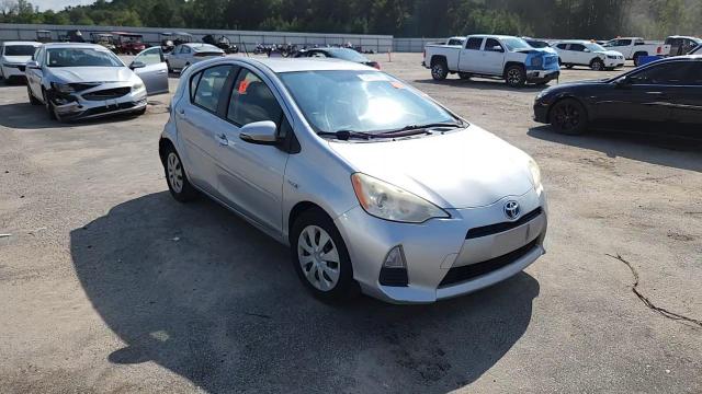 2013 Toyota Prius C VIN: JTDKDTB37D1542945 Lot: 64681685
