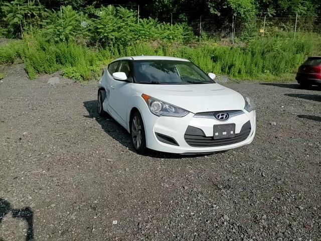 2016 Hyundai Veloster VIN: KMHTC6AD0GU280395 Lot: 65856755