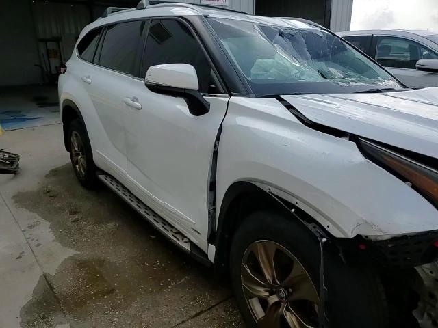 2022 Toyota Highlander Hybrid Xle VIN: 5TDABRCH4NS554831 Lot: 63219455