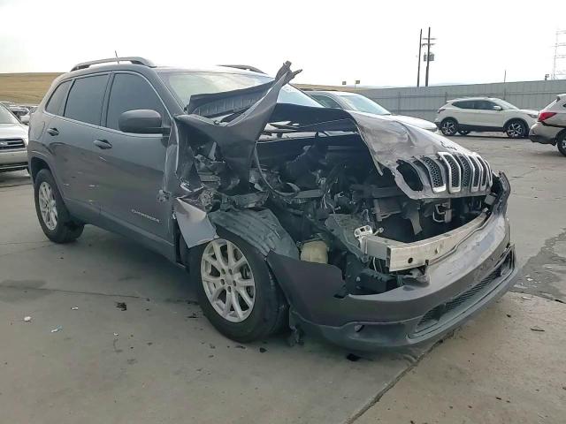 2017 Jeep Cherokee Latitude VIN: 1C4PJMCBXHW663858 Lot: 64079825