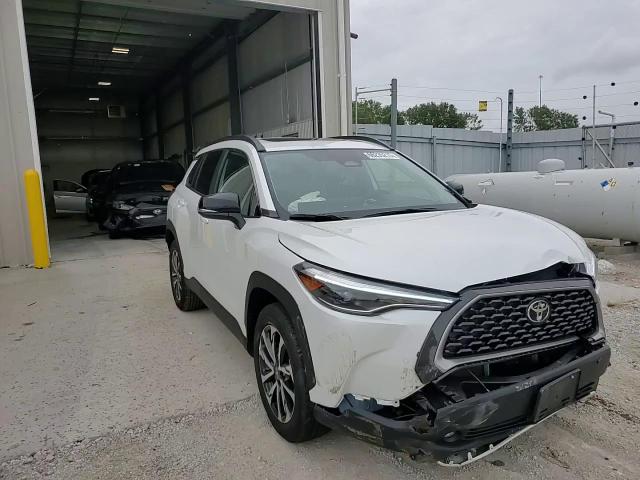 2025 Toyota Corolla Cross Xle VIN: 7MUDAABG3SV136806 Lot: 66235215