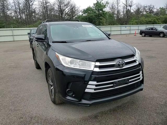 2018 Toyota Highlander Le VIN: 5TDBZRFH3JS913463 Lot: 64435165