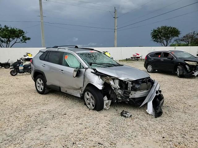 2020 Toyota Rav4 Xle VIN: 2T3W1RFVXLC080648 Lot: 63841955