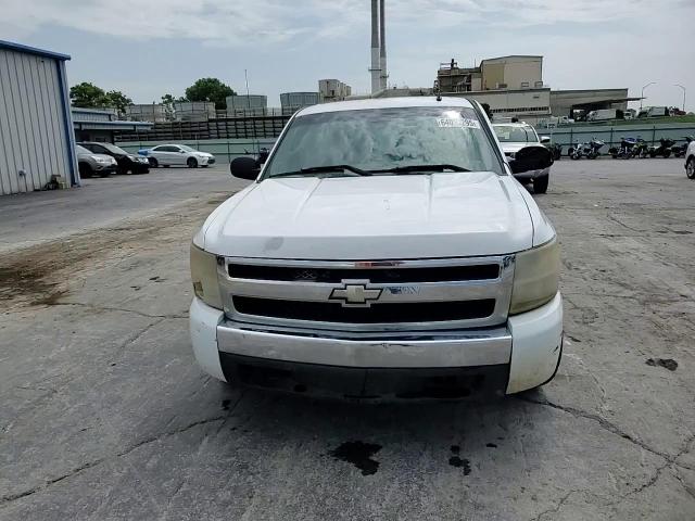 2008 Chevrolet Silverado C1500 VIN: 1GCEC14X08Z182557 Lot: 64016295