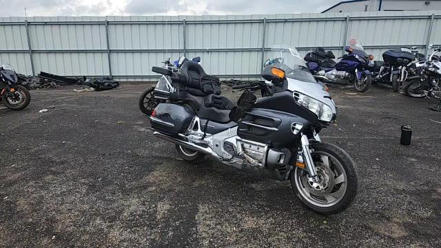 2005 Honda Gl1800 VIN: 1HFSC470X5A400975 Lot: 64479425
