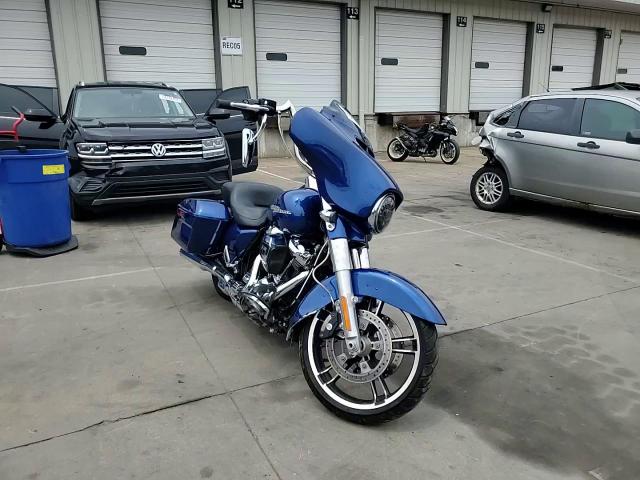2017 Harley-Davidson Flhxs Street Glide Special VIN: 1HD1KRC17HB604019 Lot: 63768265