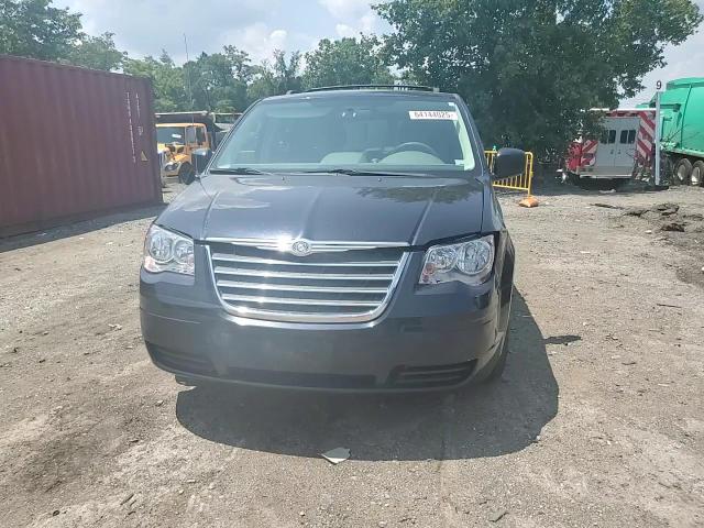 2010 Chrysler Town & Country Lx VIN: 2A4RR2D12AR463996 Lot: 64144025