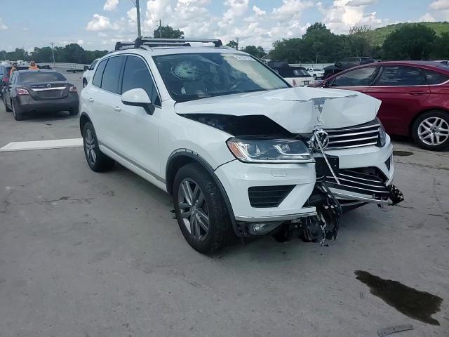 2016 Volkswagen Touareg Tdi VIN: WVGEP9BP9GD000917 Lot: 64107115
