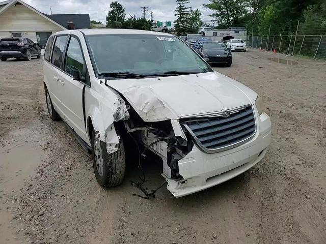 2010 Chrysler Town & Country Lx VIN: 2A4RR4DE6AR213840 Lot: 65094575