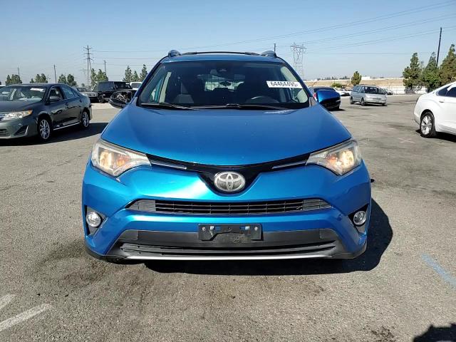 2017 Toyota Rav4 Xle VIN: JTMWFREV0HD104705 Lot: 64464495